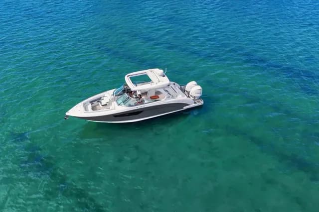 2019 Regal 33 OBX — photo 2