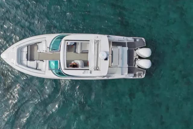 2019 Regal 33 OBX — photo 4
