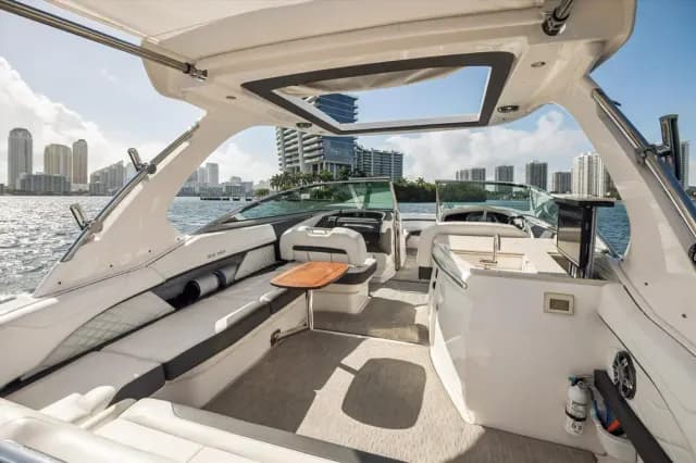 2019 Regal 33 OBX — photo 5