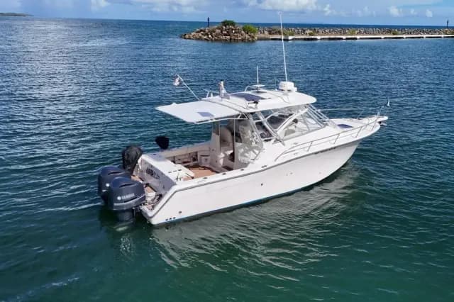 2009 Grady-White 330 Express — photo 2