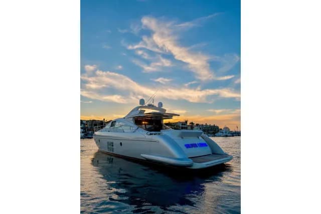 2009 Azimut 68S — photo 2