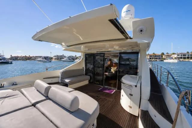 2009 Azimut 68S — photo 4