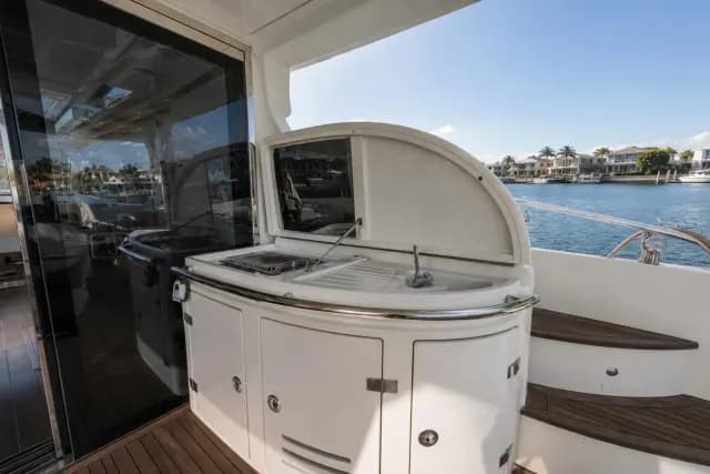 2009 Azimut 68S — photo 5